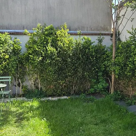 Appartement Pied-a-terre Equipe Avec Coin Nuit Et Jardin