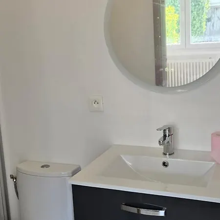 Apartman Pied-a-terre Equipe Avec Coin Nuit Et Jardin Sainte-Savine